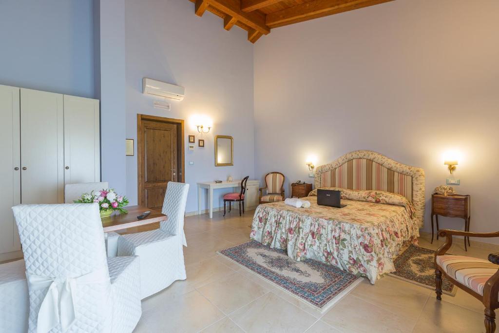 Casale Santa Maria Country House Мошано-Сант'Анджело Экстерьер фото